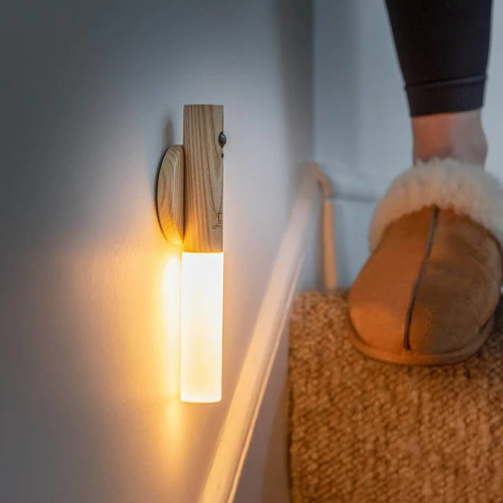 💡WoodGlow™ Lámpara de pared de madera con sensor de movimiento - inalambrica